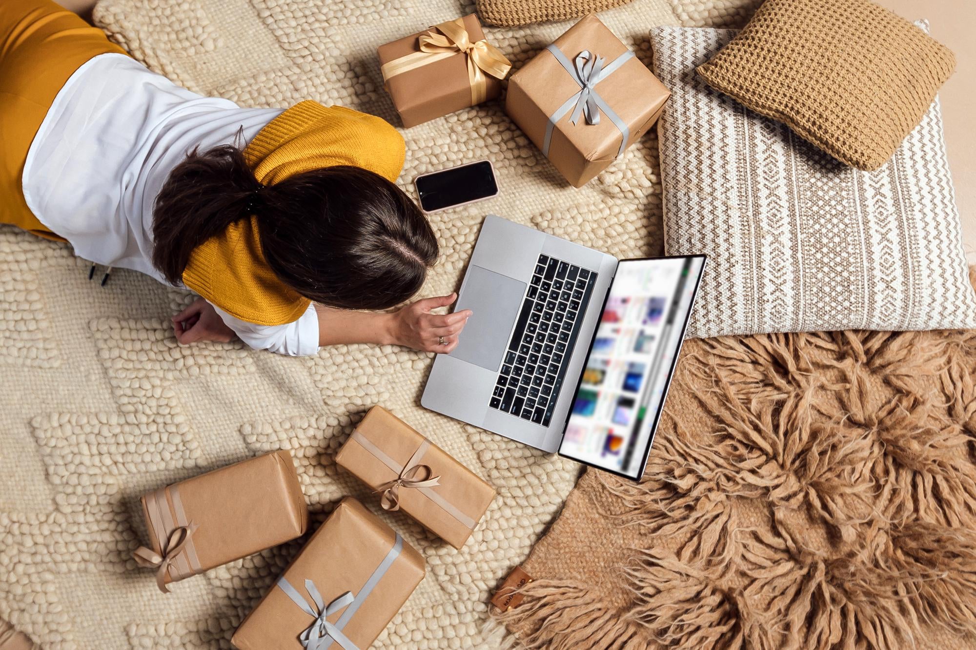 Shopping intelligente: perché conviene comprare i prodotti per la casa online?