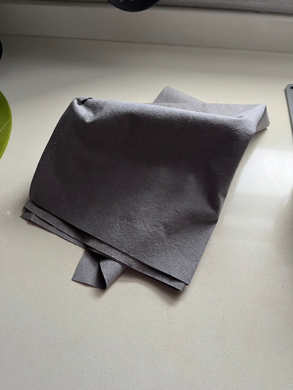 Panno Alcantara Light in Ultramicrofibra 50×70 cm – Antracite